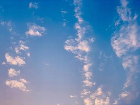 Blue Sky with Scattered Clouds Static Nature Background Stock-Fotos