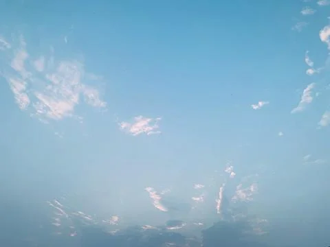 Blue Sky with Small Clouds Static Nature Background Stock-Fotos