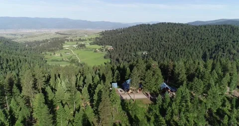 Blue sky spring mountain home 動画素材 187185975