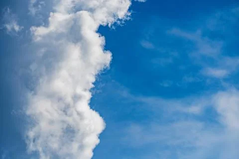 Blue sky with white clouds for natural background Foto stock