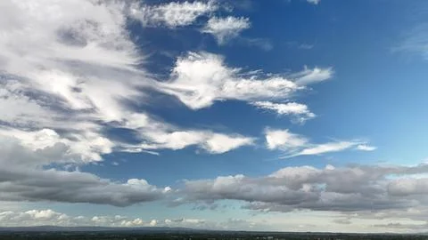 Blue Sky With White Clouds Over Distant Horizon Landscape Stock-Fotos