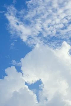 Blue Sky With White Clouds Stockfoto's