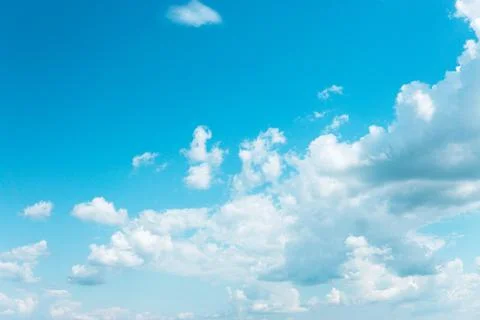 Blue sky with white clouds. Summer beautiful landscape Foto stock