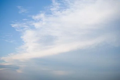 Blue Sky with Wispy Clouds Foto stock