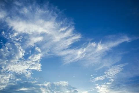 Blue Sky With Wispy Clouds Fotos Stock