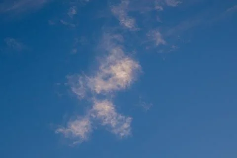 Blue Sky with Wispy Clouds Fotos de archivo