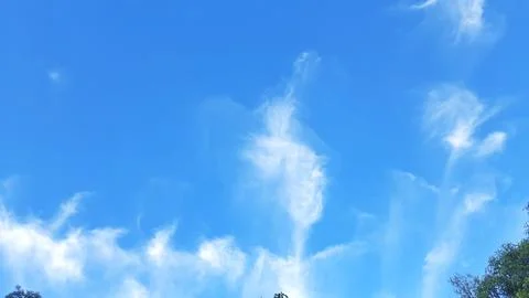 Blue Sky with Wispy White Clouds. View Landscape Background 库存照片