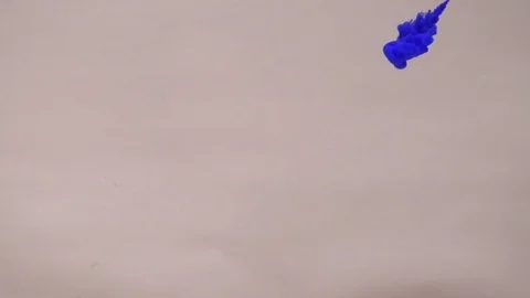 Blue smoke structure spreading Видео 75898392