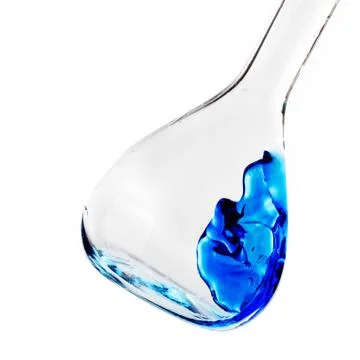Blue substance in flask Foto stock