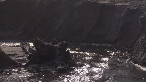 Blue waves on a clean beach Vidéo 316574556