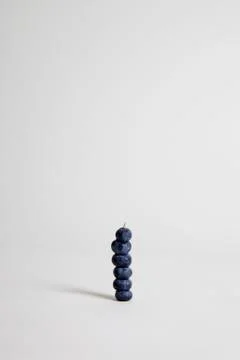 Blueberries arranged into a stack, studio shot Stockfoto's