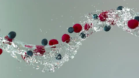 Blueberries raspberry juice water stream 動画素材 133730163
