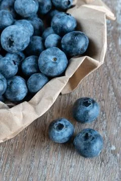 Blueberries on rustic background close-up Foto stock