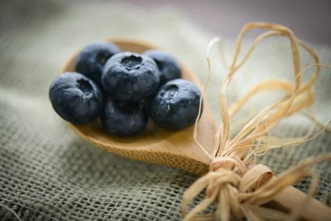 Blueberries on a spoon close up Foto stock