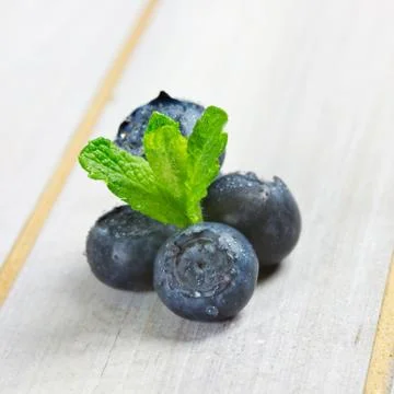 Blueberries on white table Foto stock