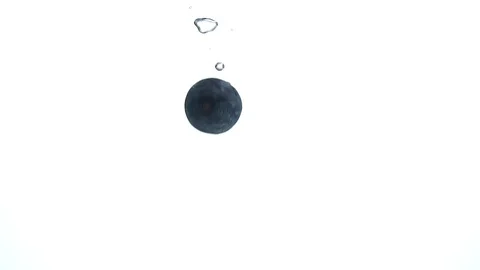 A blueberry falling down under the water Video stock 101610497