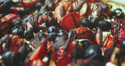 Blueberry Raspberry Cake with Chocolate Video stock 304881476