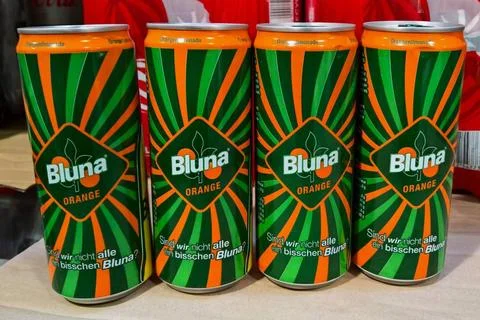   Bluna Orange - Limonade. Alkoholfreies Getränk in der Dose *** Bluna Ora.. Stock Photos