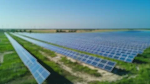 Blur background of solar station panel in the field. Electrical energy. Spate. Foto stock