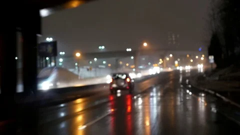 Blur motion of traffic flow on cold blizzard snow night 스톡 동영상 70956778