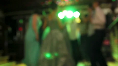 Blurred background of dancing people Vídeos de archivo 152908021