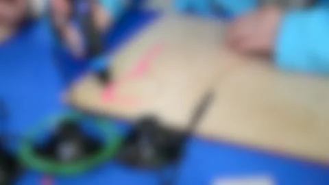 Blurred background. Drawing 3d with a handle of melted plastic Vidéo 138319810