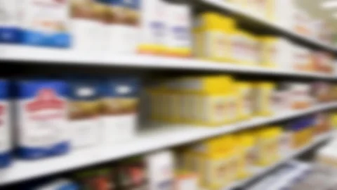 Blurred background of grocery store and people in the supermarket Vídeos de archivo 196609638