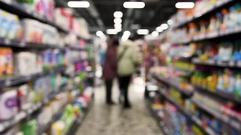 Blurred background of grocery store and people in the supermarket Vidéo 196609687