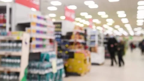 Blurred background of grocery store and people in the supermarket Видео 211165923