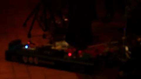 Blurred defocused guitar effect pedal board Vidéo 333834156