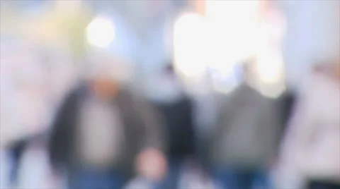 Blurred London workers walking to work across a busy footbridge. In slow motion. Vídeos de archivo 32961555
