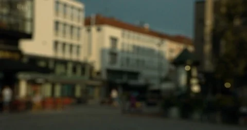 Blurred wide shot of a square in central Västerås. Видео 95055059