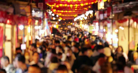 Blurry crowd walking through Dihua street market, lengthwise view Vídeo Stock 341007121