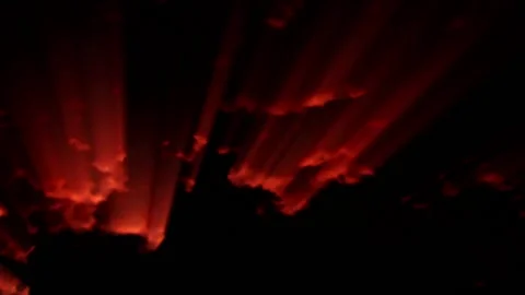 A blurry photo of a fire 库存影片 157858844