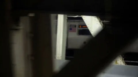 Blurry Subway Across Elevated Track Crossing Manhattan Bridge In 1080 HD NYC 库存影片 69256045