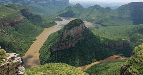 Blyde river canyon. Time lapse of drifting cloud shapes over green canyon Stock-Footage 151098767