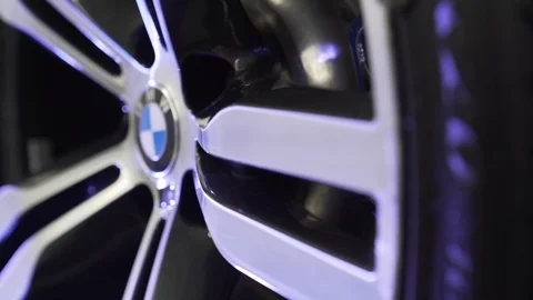 BMW Rim Closeup Vídeos de archivo 102279973