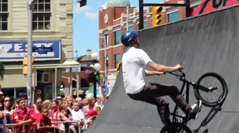 Bmx rider does a nice set of tricks Stock Footage 8960036