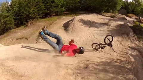 Bmx tailwhip crash Stock Footage 27692419