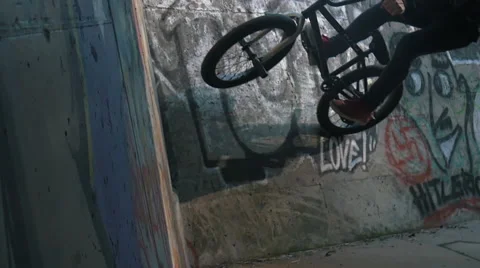 BMX wallride trick in slow motion Video stock 57346076