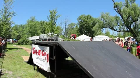 Bmx'er does a decade air Stock Footage 8960165