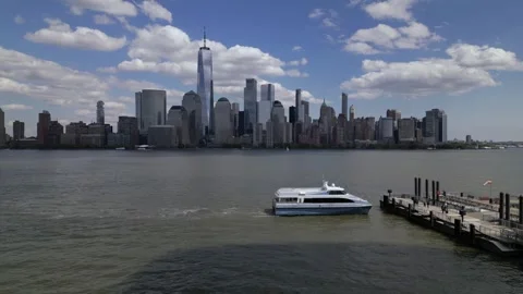 Boa sails to the pier. Hudson riverfront. New York City panorana Stock Footage 240687577