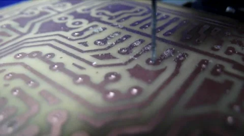 A board to circuit electronic Vídeos de archivo 56980307