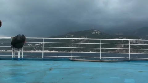 On board with heavy wind 4 Stockbeeldmateriaal 21279394