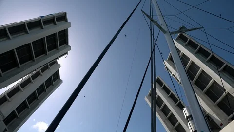 On board view of the mast of a catamaran. 스톡 동영상 89991492