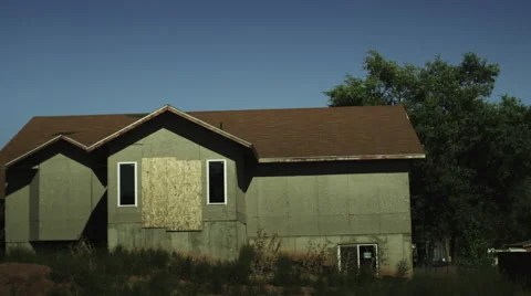 Boarded up house 스톡 동영상 62877712
