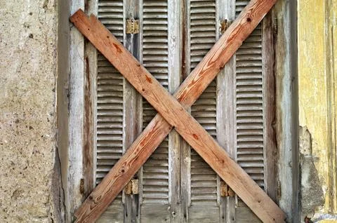 Boarded up window shutter Foto stock