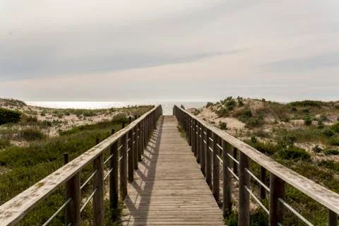 Boardwalk to the ocean 스톡 사진