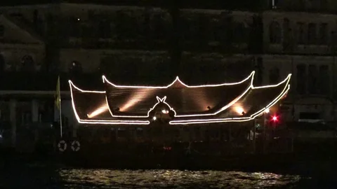 Boat and cruise liner at Chao Phraya river in Bangkok, Thailand Stock Footage 121348053
