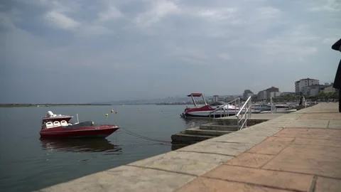 Boat and marina Stockbeeldmateriaal 139979166
